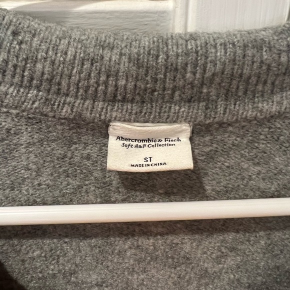 Abercombie & Fitch grey sweater dress- size small tall - Picture 5 of 5
